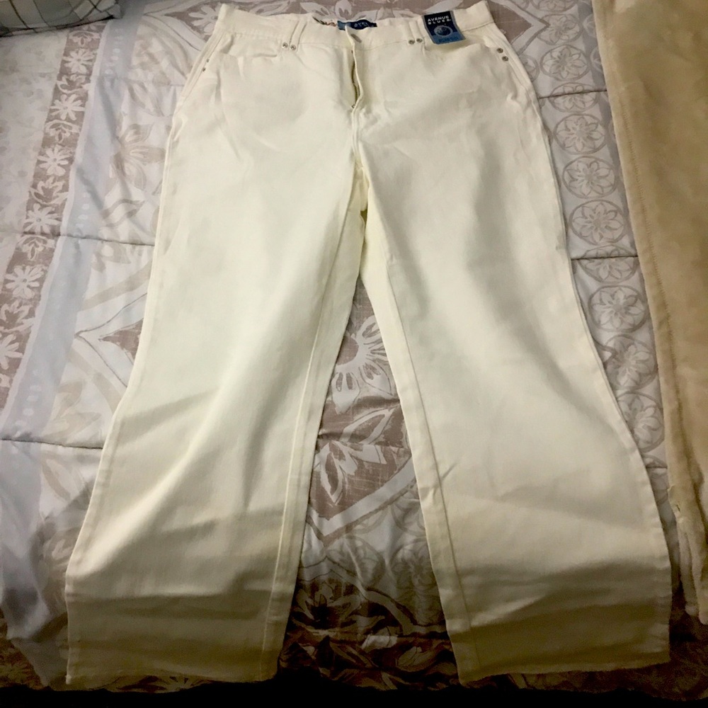 Winter white stretch jeans- 14 W- NWT
